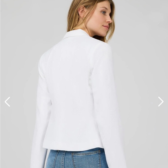 Women’s white cropped 2 button blazer from Suzy Shier - Picture 4 of 11